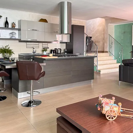 Apartment Kira House *