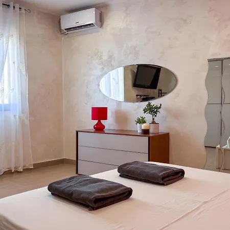 Apartment Kira House Catania