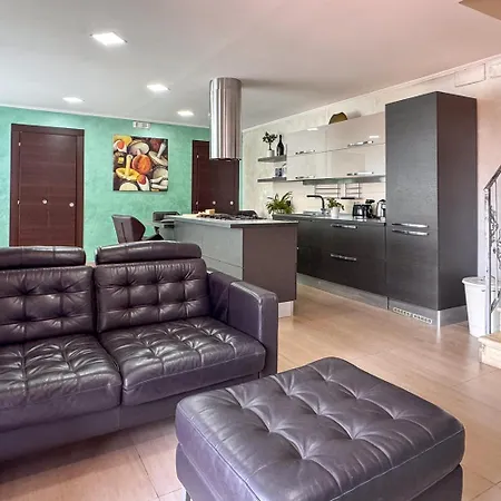 Apartment Kira House